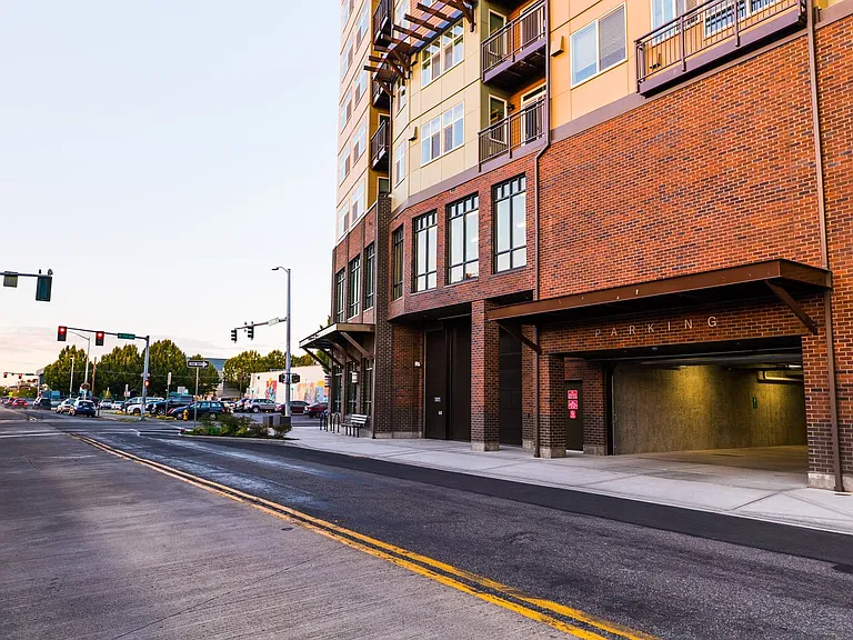 123-4th Apts — Photo 23