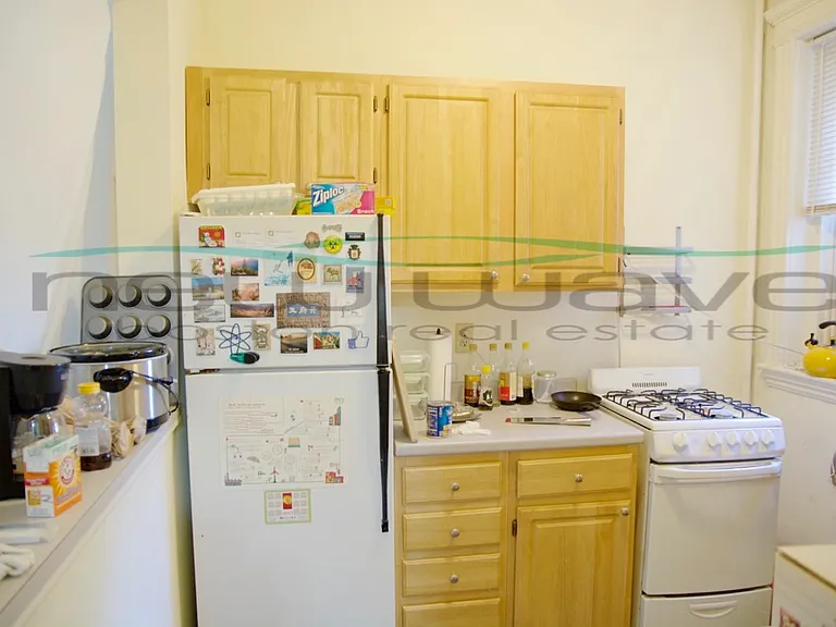 100 Queensberry St #6 — Photo 5
