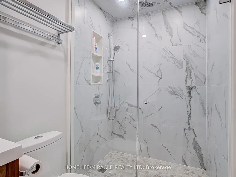 81 Navy Wharf Ct #201 — Photo 27