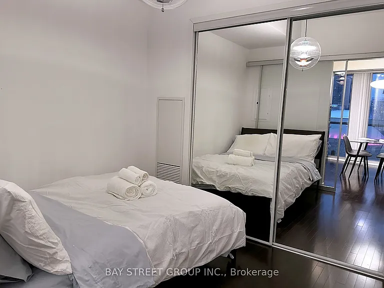 14 York St #2406 — Photo 4