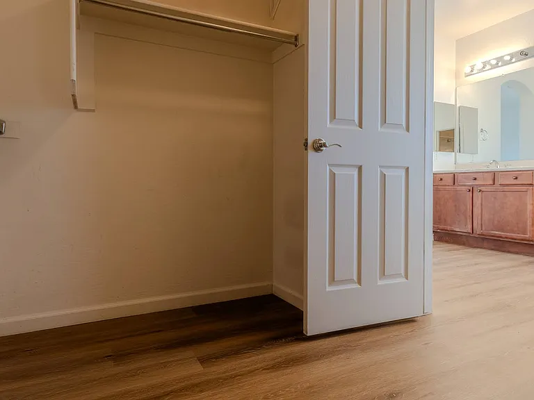 2051 E Carla Vista Dr — Photo 22