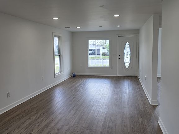 5th image of 314 Deller St