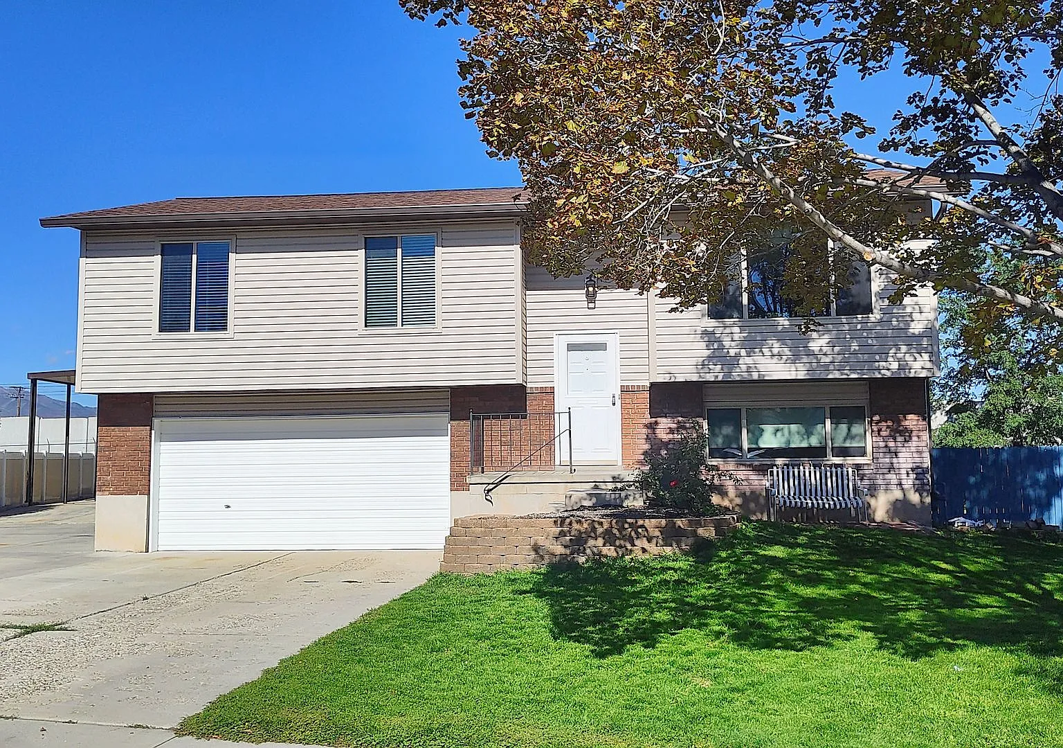 Updated 4 Bd 2 Ba Home in West Jordan — Photo 1