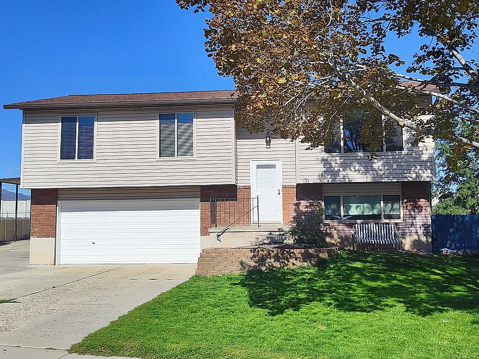 3898 W Valleywest Dr