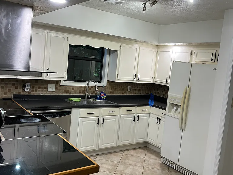 1468 Bridgestone Dr — Photo 3