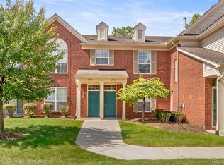 29729 Nottingham Cir, Livonia, MI 48152