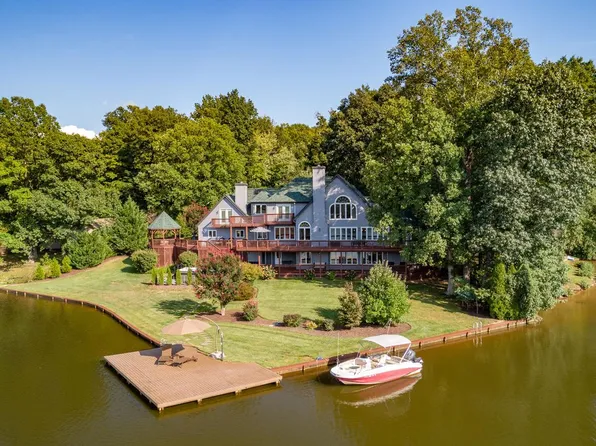 12 Mahon Cir, Ruther Glen, VA 22546