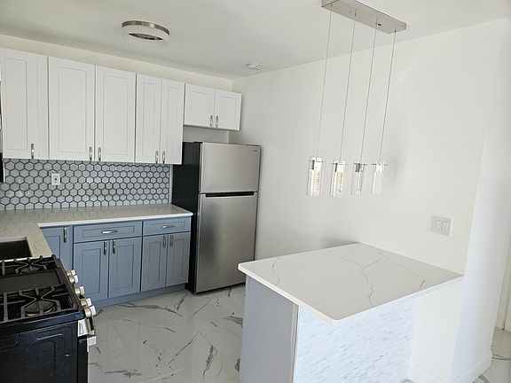 3rd image of 306 NE 6th St #4