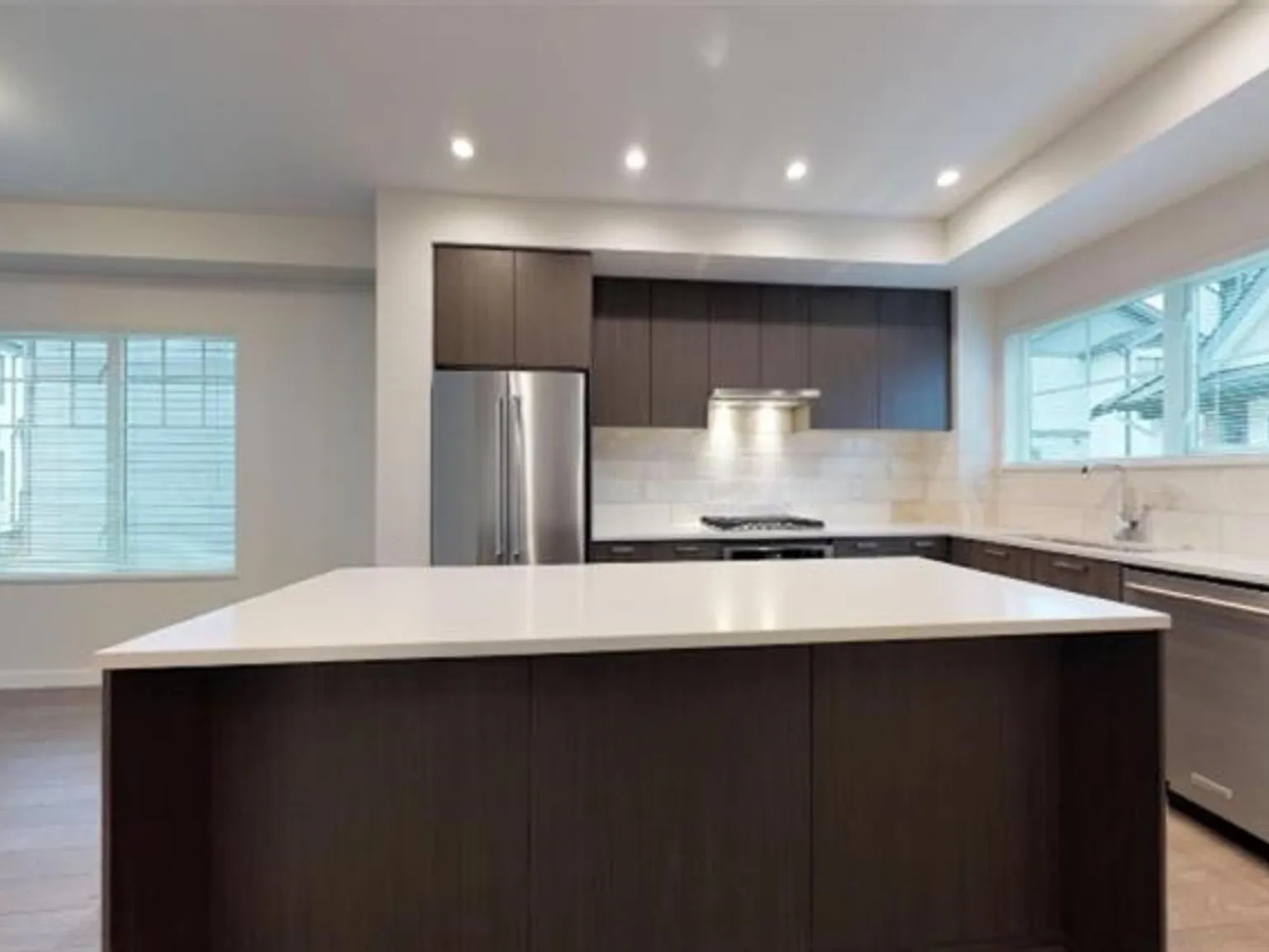 3 bed, 1405 sqft, $3,500 — Photo 2