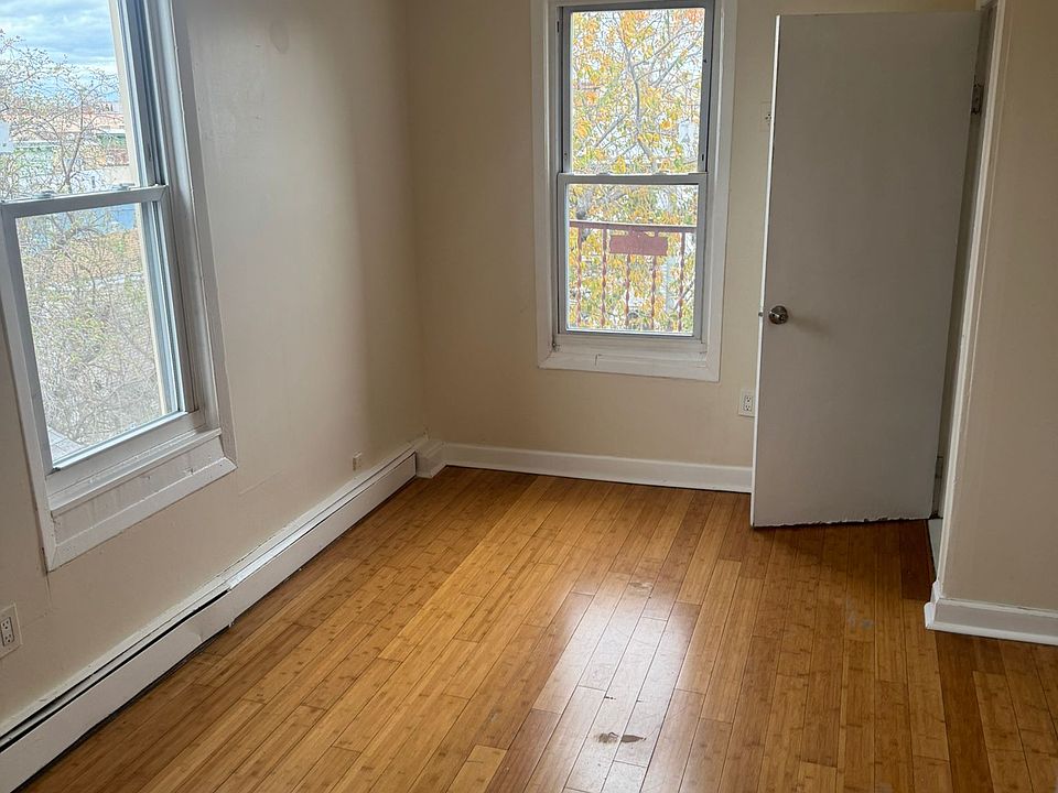 1st image of 68 Bevan St APT 10