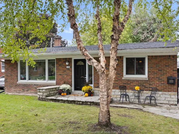 1109 Parkview Ave, Windsor, ON N8S 2X8