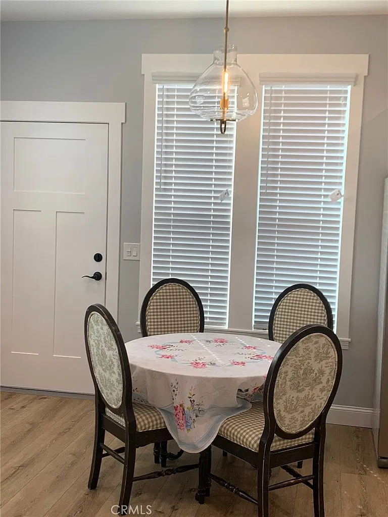 2 bed, 882 sqft, $2,750 — Photo 3