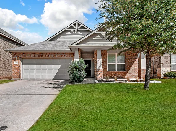 1521 Birds Eye Rd, Fort Worth, TX 76177