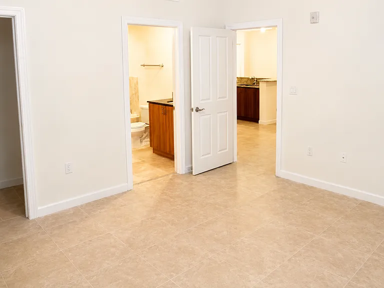 1931 NE 2nd St #405 — Photo 6
