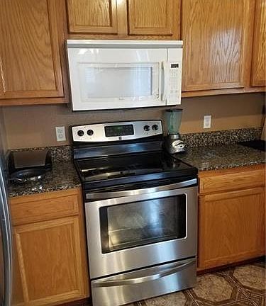 4th image of 900 E Rachel Ln