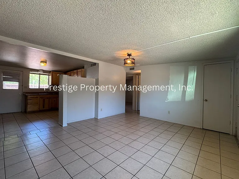 2302-2312 N Ralph Ave — Photo 4