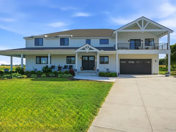 31100 S River Rd, Harrison Township, MI 48045