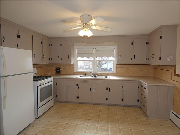 2nd image of 55 Holland St