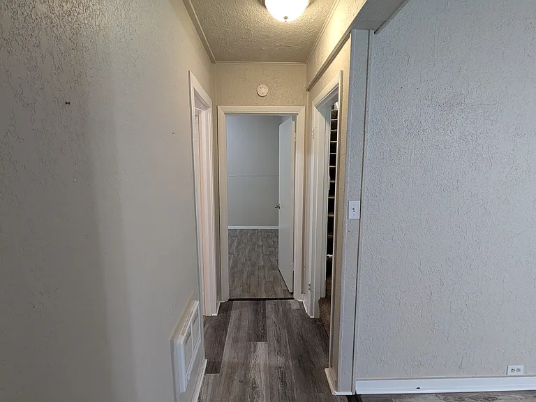 1930 Lana Ave NE — Photo 12