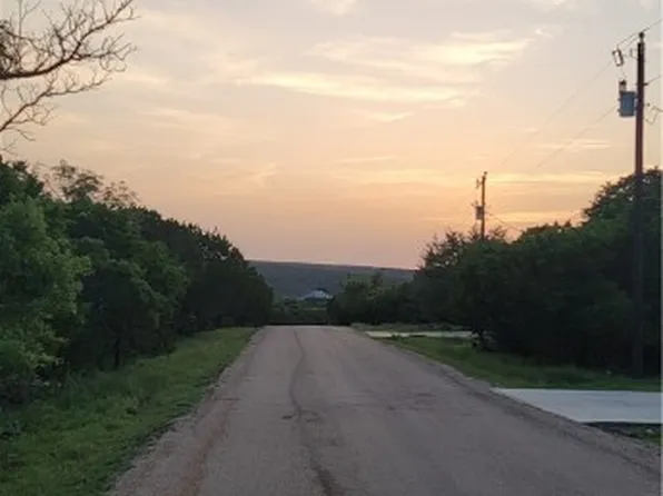 15969 Salado Dr, Temple, TX 76502