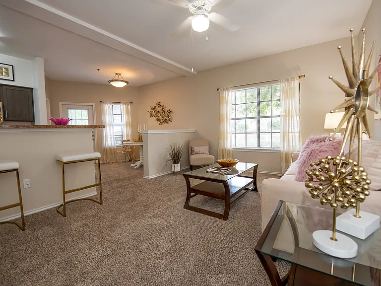 Arbors of Pleasant Valley Apts — Photo 11
