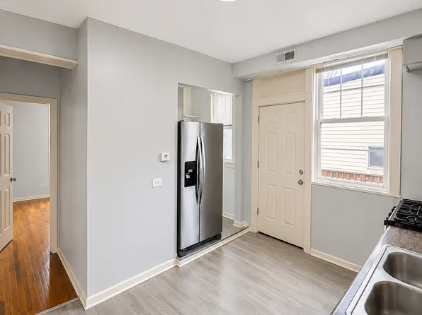 5423 W West End Ave #2E, Chicago, IL 60644