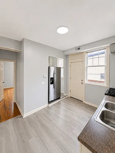 5423 W West End Ave #2E Photo 1 5423 W West End Ave #2E Photo 1