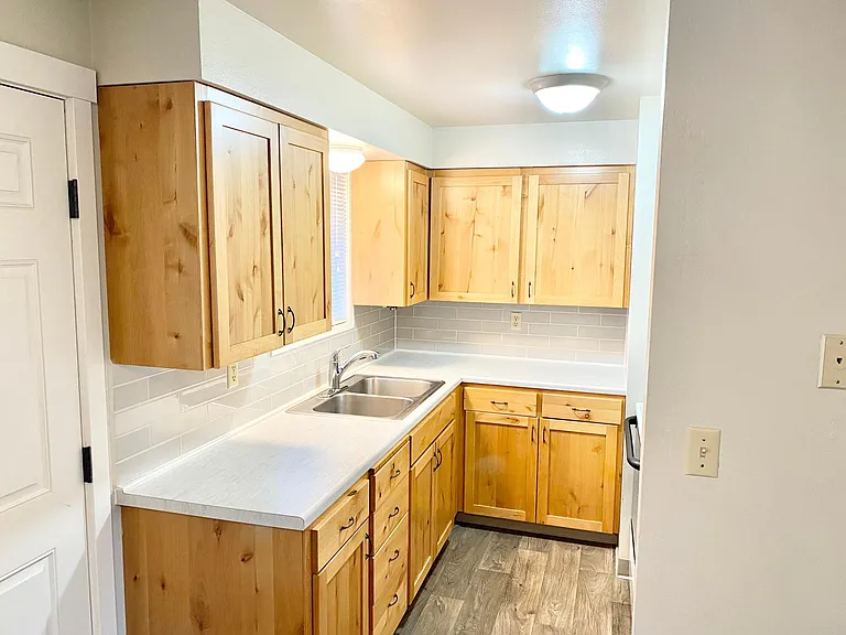 1727 NW Wall St #2 — Photo 6