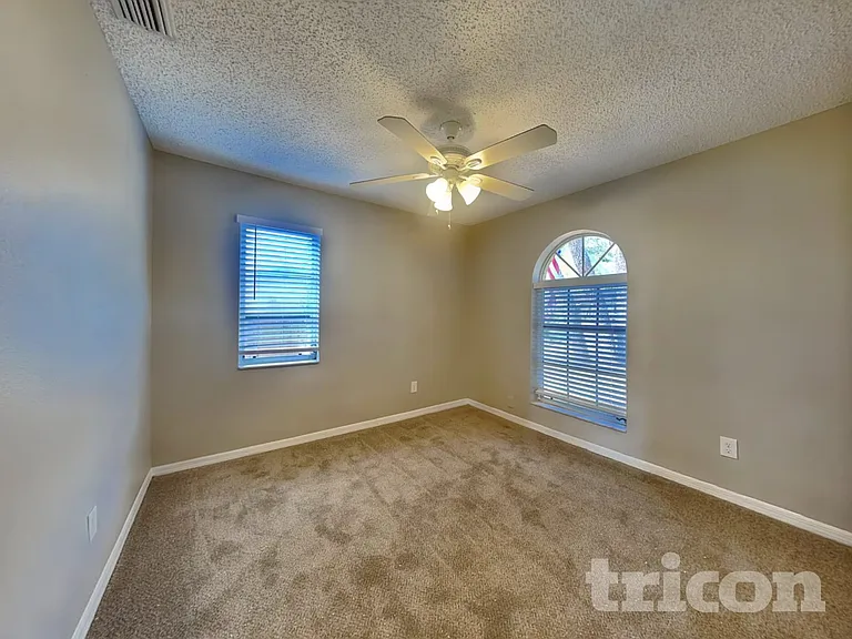 1009 Jamaica Way — Photo 15