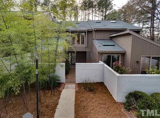 17 Dartford Ct, Chapel Hill, NC 27517