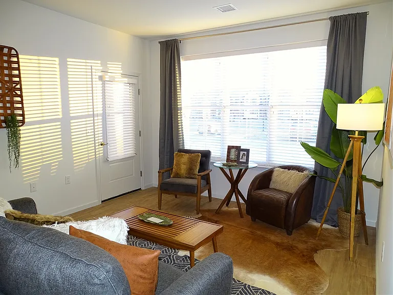 Park West Apartments — Photo 78