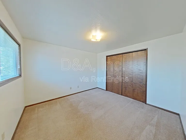 3318 NE Lancaster St #3 — Photo 8