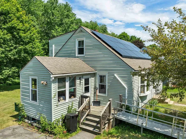 20 Maplecrest Street, Newmarket, NH 03857