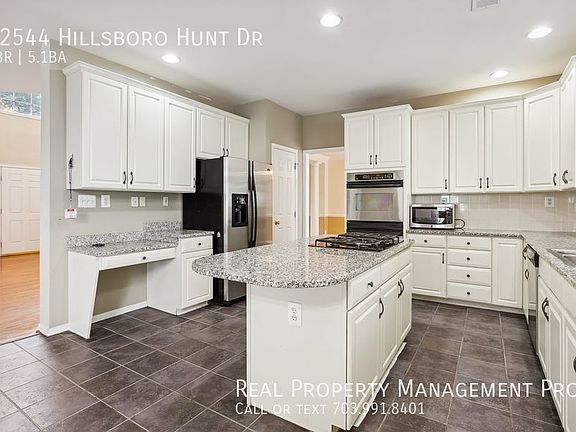 5th image of 22544 Hillsboro Hunt Dr