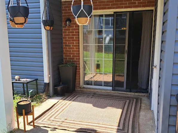 200 Dover Pl APT 2, Stafford, VA 22556