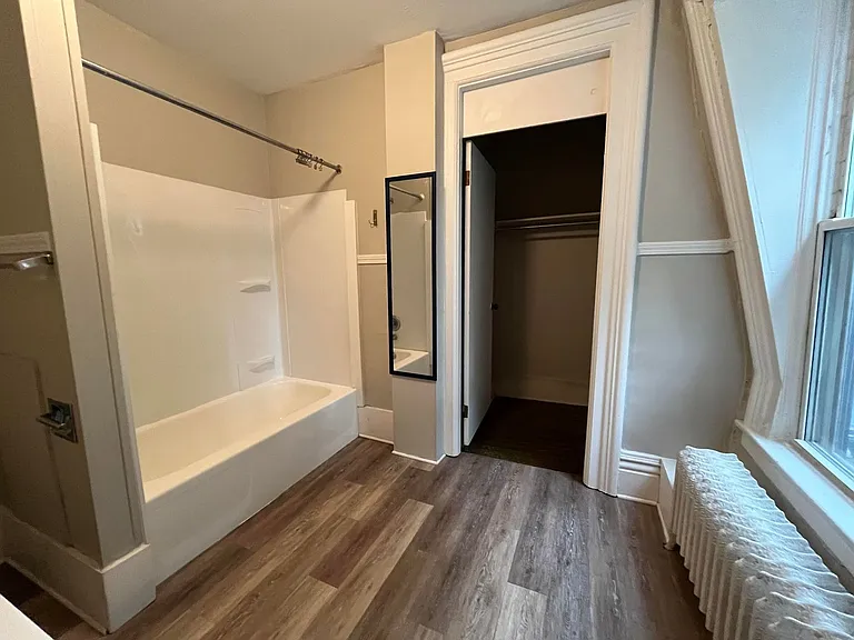 185 Park Ave — Photo 2