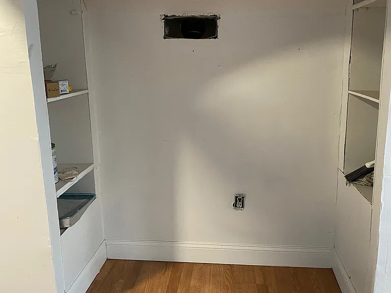 525 5th Ave — Photo 12