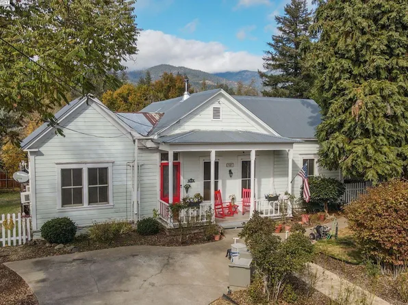 65 Court St, Weaverville, CA 96093
