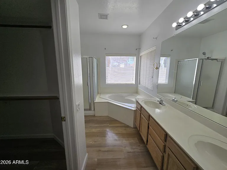 634 W Silver Creek Rd — Photo 16