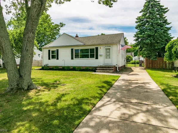 5098 Chestnut Hill Dr, Willoughby, OH 44094