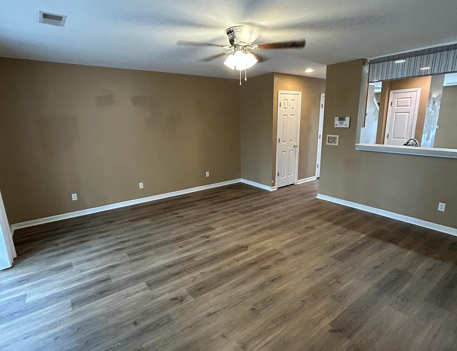 2 bed, 1.5 bath, 1368 sqft, $1,850 — Photo 4