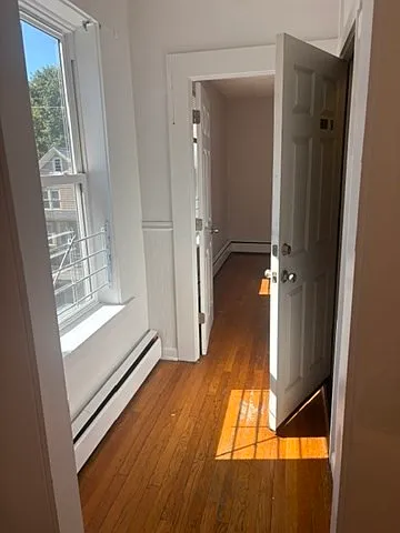2 bed, 1.0 bath, 550 sqft, $2,100 — Photo 2