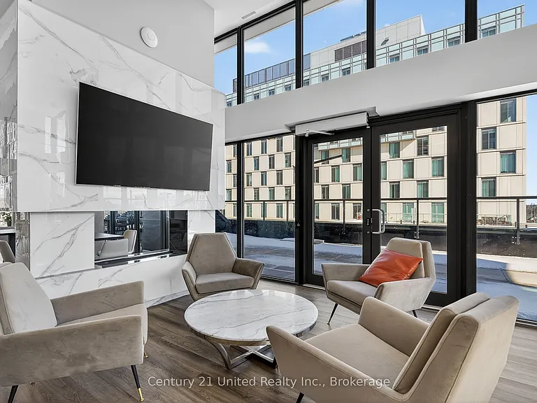 80 Bond St E #816 — Photo 2