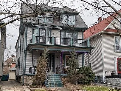 37 Manchester Pl #LOWER — Photo 2