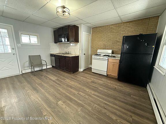 5th image of 375 Grove St APT 2