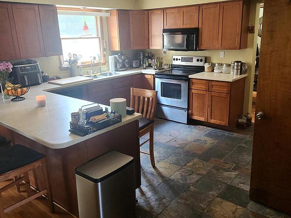 3rd image of 7916 Red Globe Ct