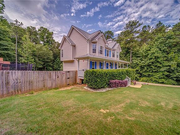 5th image of 379 Oliver Ct