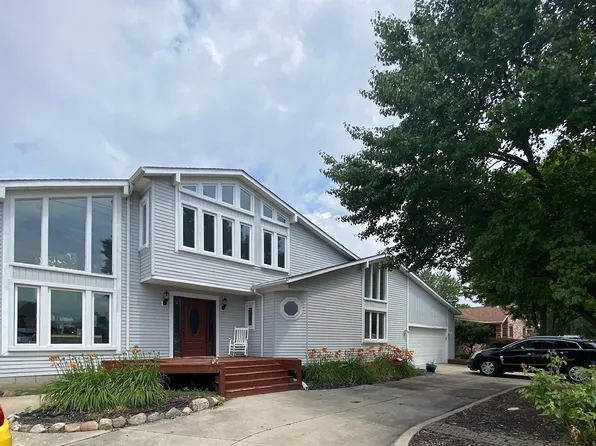 465 Willard Ave, Algonac, MI 48001