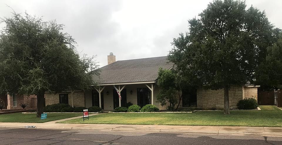 1st image of 721 Pinehurst Dr