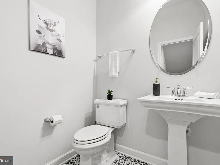 617 Leigh Way — Photo 8